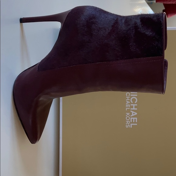 Michael Kors boots - Picture 1 of 2